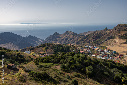 Point de vue depuis Ténérife au loin l'ile de Grand Canaries
