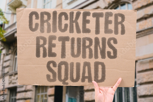Foto "Cricketer Returns Squad" The player rejoins the team after injury