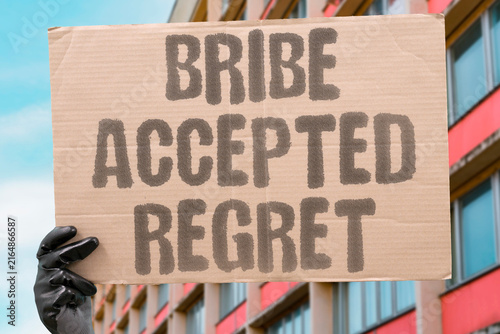 Quadro su tela "Bribe accepted regret" Remorse after taking illegal money