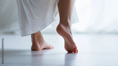 Obraz na płótnie Barefoot walking indoors