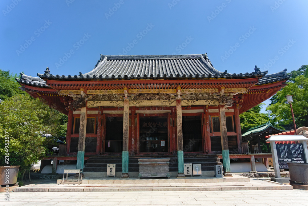 Fototapeta premium 四国八十八箇所第八十四番札所屋島寺本堂