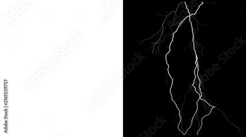 Foto Electric lightning bolt strike on black background, bright white thunderbolt fla