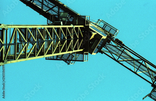 Construction crane
