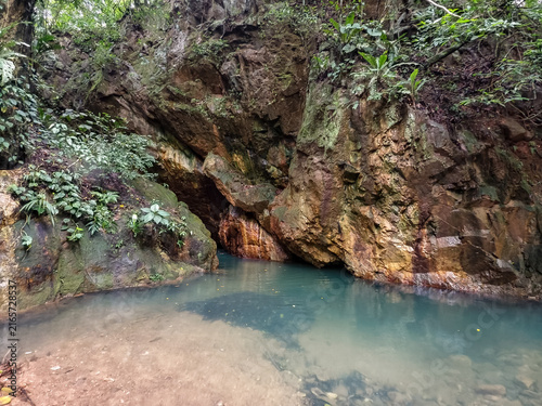 Recorrido entre montañas y rios en Panama