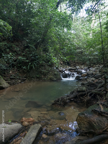 Recorrido entre montañas y rios en Panama