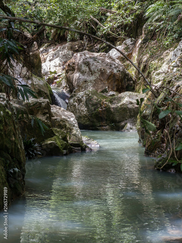 Recorrido entre montañas y rios en Panama