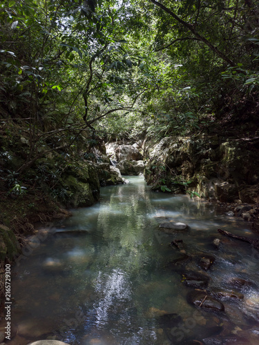 Recorrido entre montañas y rios en Panama