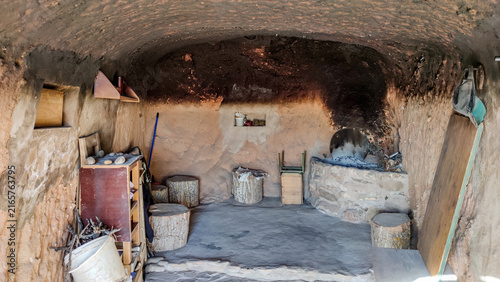 Fotografía Traditional cave dwelling interior in arnedo, la rioja, spain