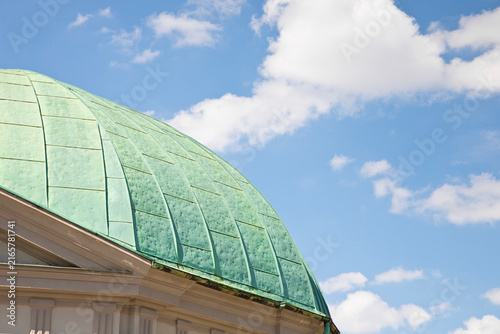 OLD TRADITIONAL LIGHTWEIGHT COPPER ROOF WITH NATURALLY OXIDIZED FOLDED SHEETS, SCREW-FREE JOINTS AND STANDING SEAMS, AGED WITH GREEN PATINA - DURABLE, LOW-MAINTENANCE AND CORROSION-RESISTANT ROOFING