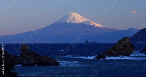 西伊豆から朝の富士山と波しぶき