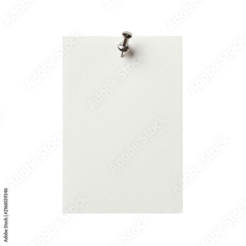 Foto Blank white paper note pinned with a metal thumbtack