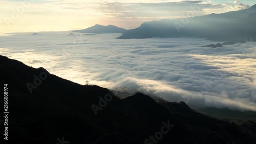 Video overlooking a sea of ​​clouds in the Andean village of Llama near Chota, in Cajamarca, Peru