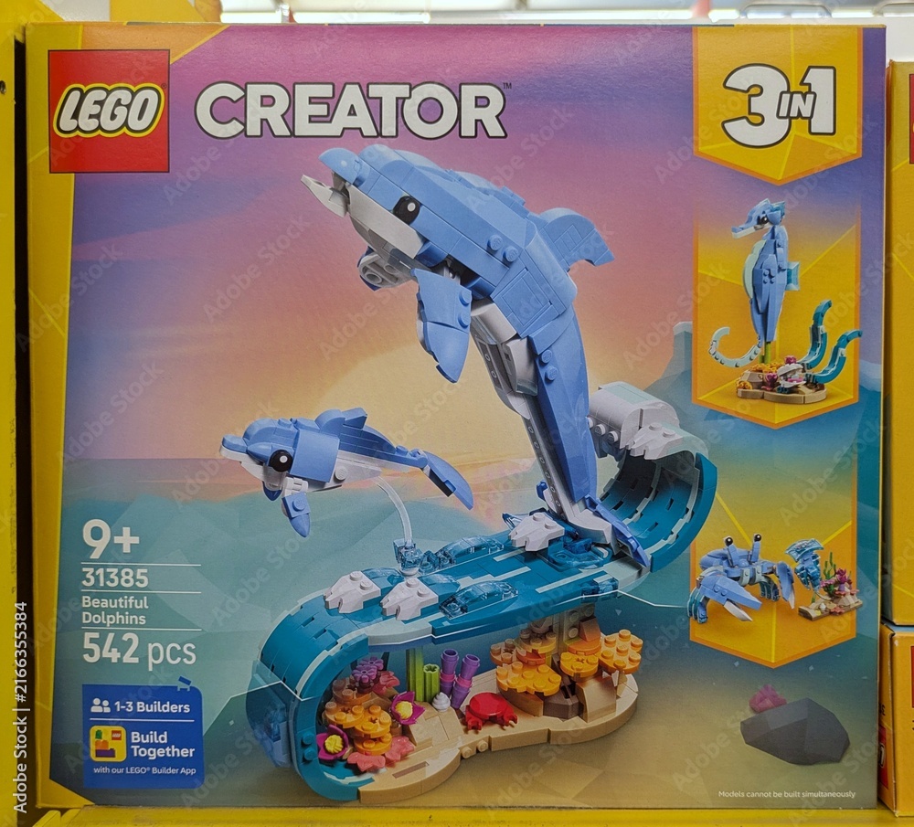 Fototapeta premium Caja de construcción de Lego Creator 3 in 1 Beautiful Dolphins, en una tienda Carrefour, Madrid, España, 8 de junio de 2026