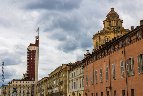 Cuadro en lienzo View of the Chiesa di San Lorenzo and the Torre Littoria from the Piazzetta Real