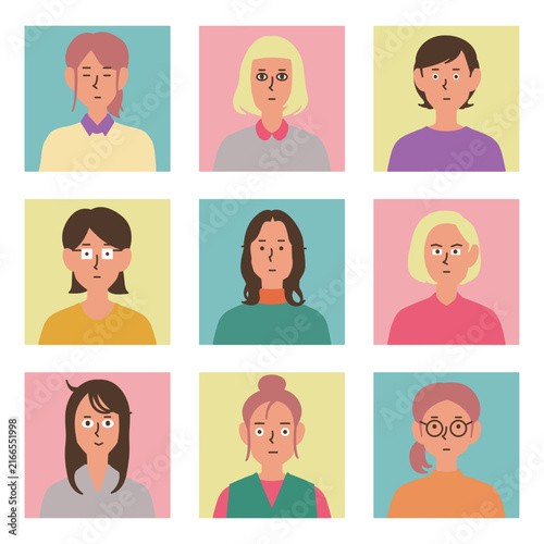 9人の若い女性の上半身
