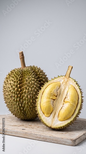 Obraz na płótnie Fresh ripe durian fruit with spiky green shell