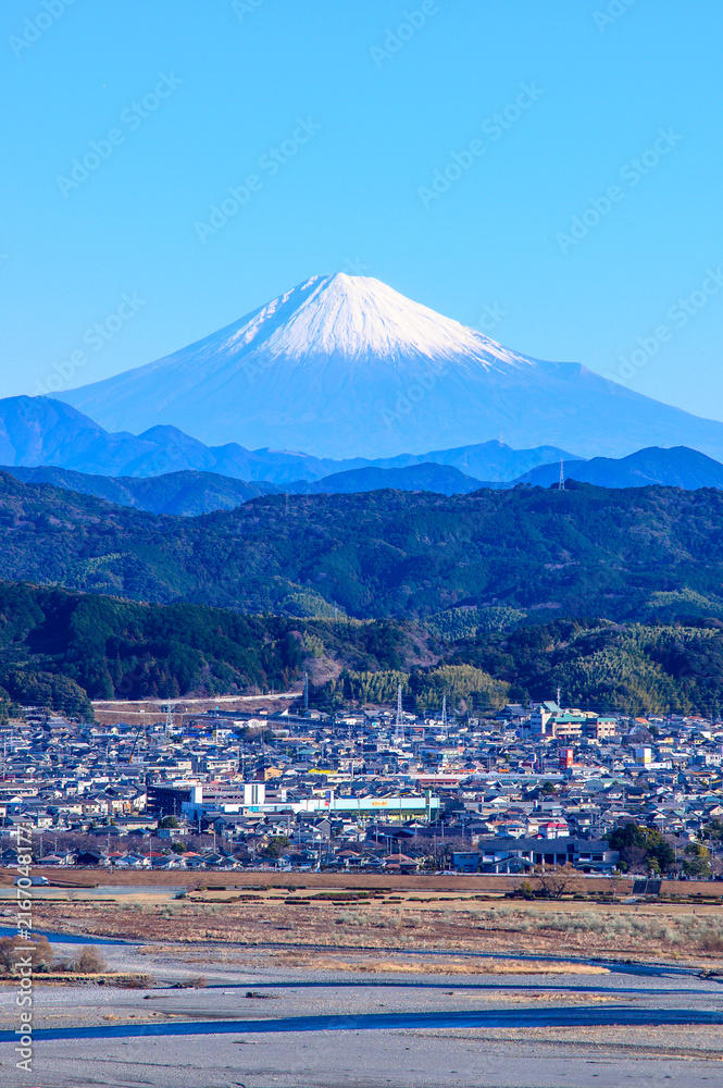 Photography Poster 遠くから眺める富士山のとても雄大な風景The truly