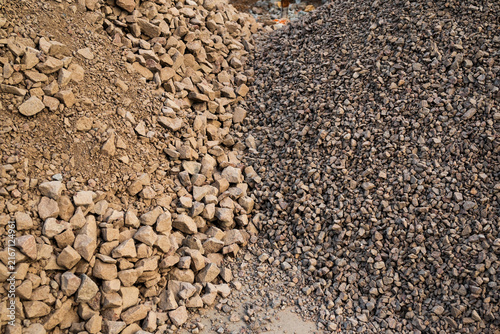 Fotografie Close-up view of natural crushed stone and gravel with contrasting beige rocks a