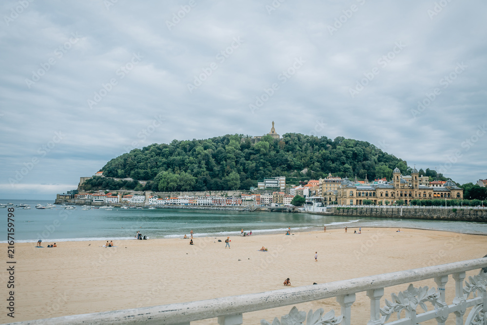 Fototapeta premium Scenic view of La Concha beach in San Sebastian, Basque Country, Spain