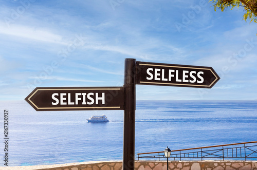 Foto Selfless instead selfish words symbol