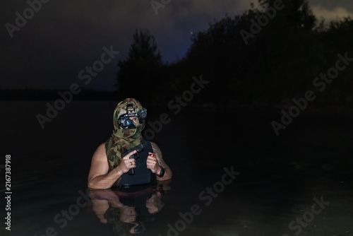 Quadro su tela Tactical combat diver with night vision thermal setup holding pistol in dark lak