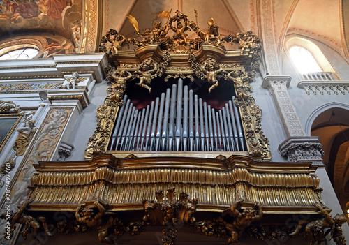 interior of the basilica of Sant'Antonino, patron saint of the city. The church, an example of Romanesque architecture and characterized by a large octagonal bell tower Piacenza Italy