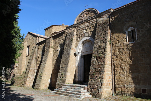 Foto Romanesque Cathedral of Sovana in Tuscany