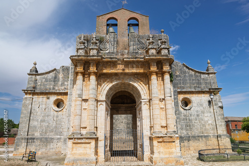 Cuadro en lienzo Unfinished ruins of san andrés church facade in valladolid