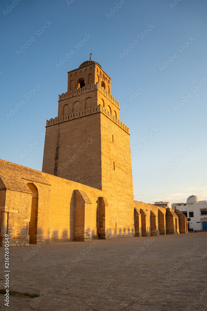 Obraz premium Minaret on the outer wall of the Great Mosque in Kairouan, Tunisia
