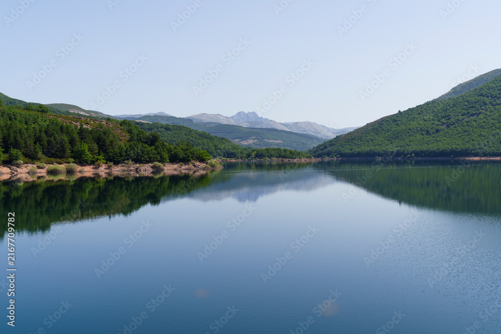 Naklejka premium Compuerto Reservoir in Palencia Mountain Natural Park, Spain.