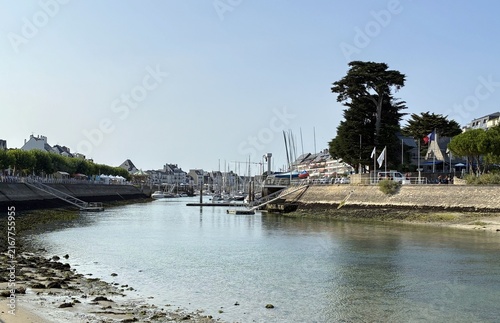 ville du Pouliguen, port et plage