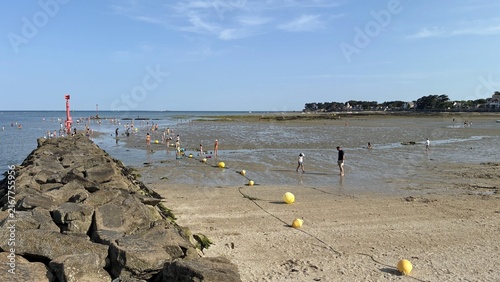 ville du Pouliguen, port et plage
