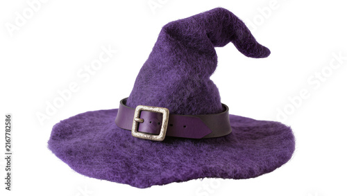 Foto Purple felt witch hat with leather band and buckle, isolated on transparent back