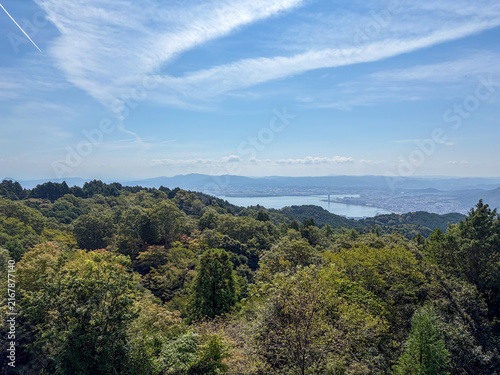 Tapety artystyczne 比叡山から見える大津市と琵琶湖