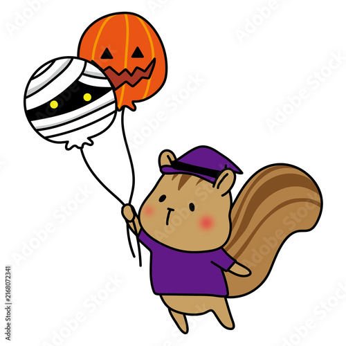 魔女の仮装をしてハロウィンの風船を持っているリス