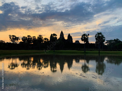 Canvastavla Angkor Wat Silhouette at Sunrise Reflected in Water, Siem Reap, Cambodia