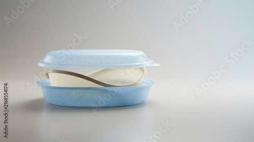 Biodegradable food container made from sustainable plant-based materials for eco-friendly use.