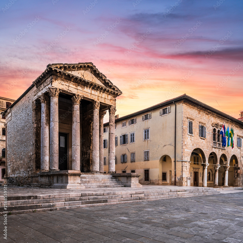 Obraz premium Temple of Augustus in Pula, Croatia