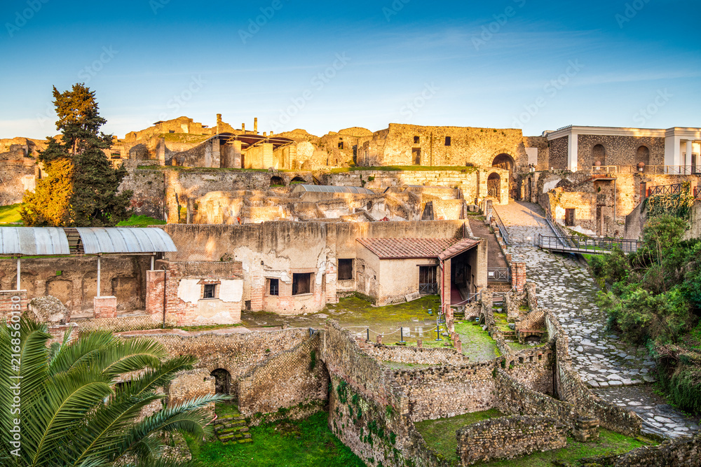 Obraz premium Pompeii, Italy ancient ruins.