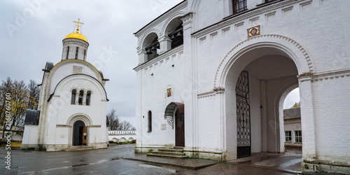 Bild auf Leinwand view of the Alexander Nevsky Church in the Vladimir Rozhdestvensky Monastery