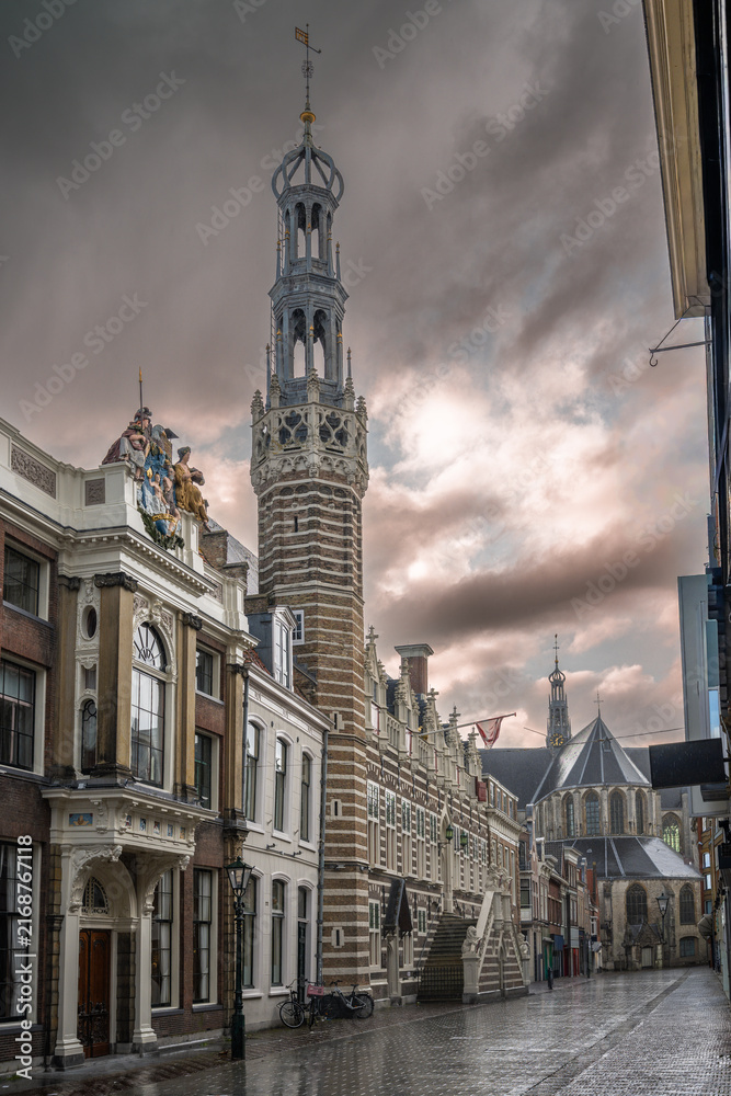Obraz premium The Great Church of St. Lawrence, also called the Great Church of Alkmaar (Dutch: Grote Sint-Laurenskerk), is a late 15th-century Gothic church located in the city of Alkmaar, in the Netherlands.