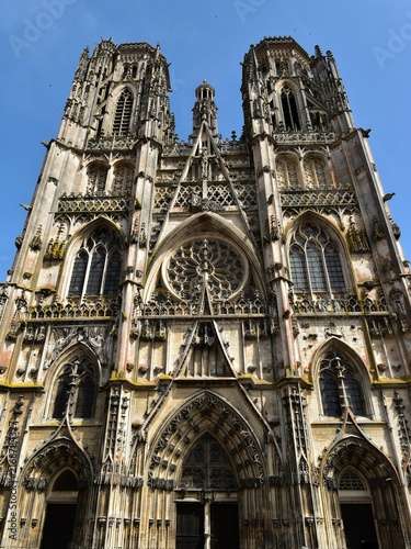 La façade principale de la cathédrale Saint-Etienne de Toul