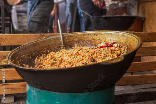 Foto A photo series featuring street food at a festival