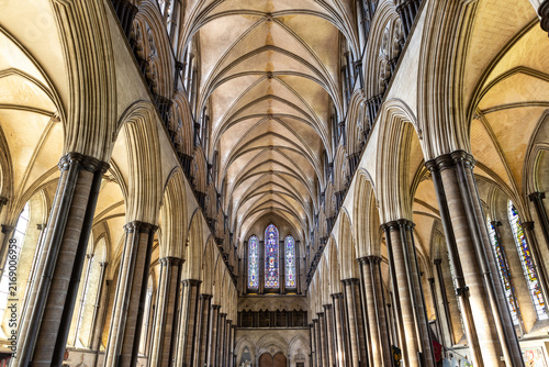 Bild auf Leinwand Indoor view of Salisbury Cathedral interior with Gothic Vaulted Ceiling in Salis