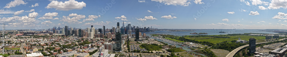 Obraz premium Aerial View of Jersey City Near the Hudson River