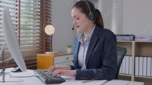 Call center agent providing customer support service