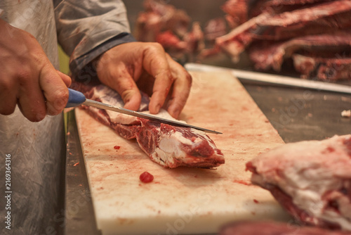 Obraz na płótnie Pour the meat