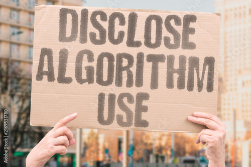 Foto "Disclose algorithm use" Large platforms must explain curation