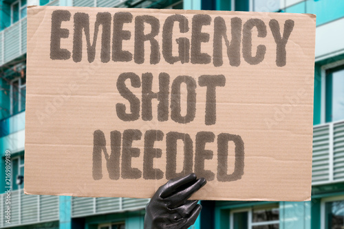 Fotografía "Emergency shot needed" Hyaluronidase administered for vascular event