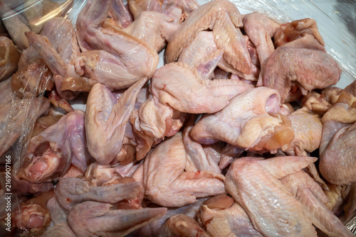 Obraz na płótnie Fresh Raw Chicken Wings Close Up Background